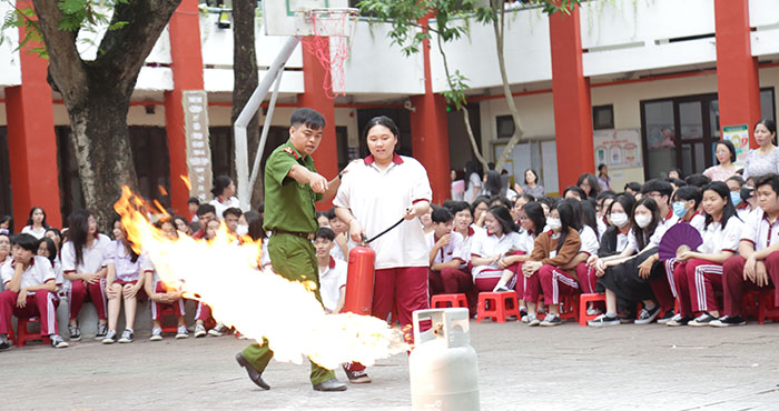 Trường tư thục Ngô Thời Nhiệm