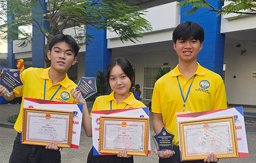 Chúc mừng học sinh đạt danh hiệu cấp Trung ương và cấp Thành phố