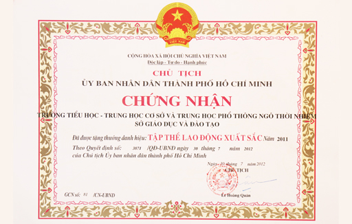 Chứng nhận Tập thể lao động xuất sắc năm 2011