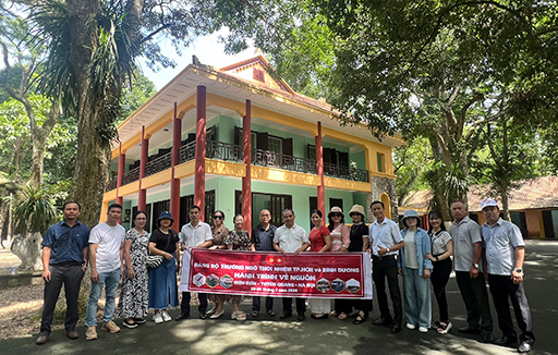 Đảng Bộ trường TiH, THCS và THPT Ngô Thời Nhiệm tổ chức hành trình về nguồn