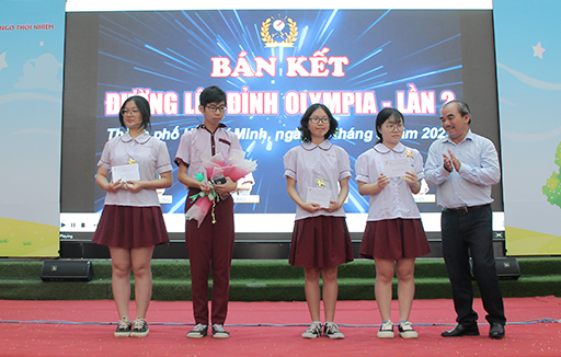 Xác định hai thí sinh tiếp theo vào Chung kết Đường lên đỉnh Olympia cấp trường - Lần 2