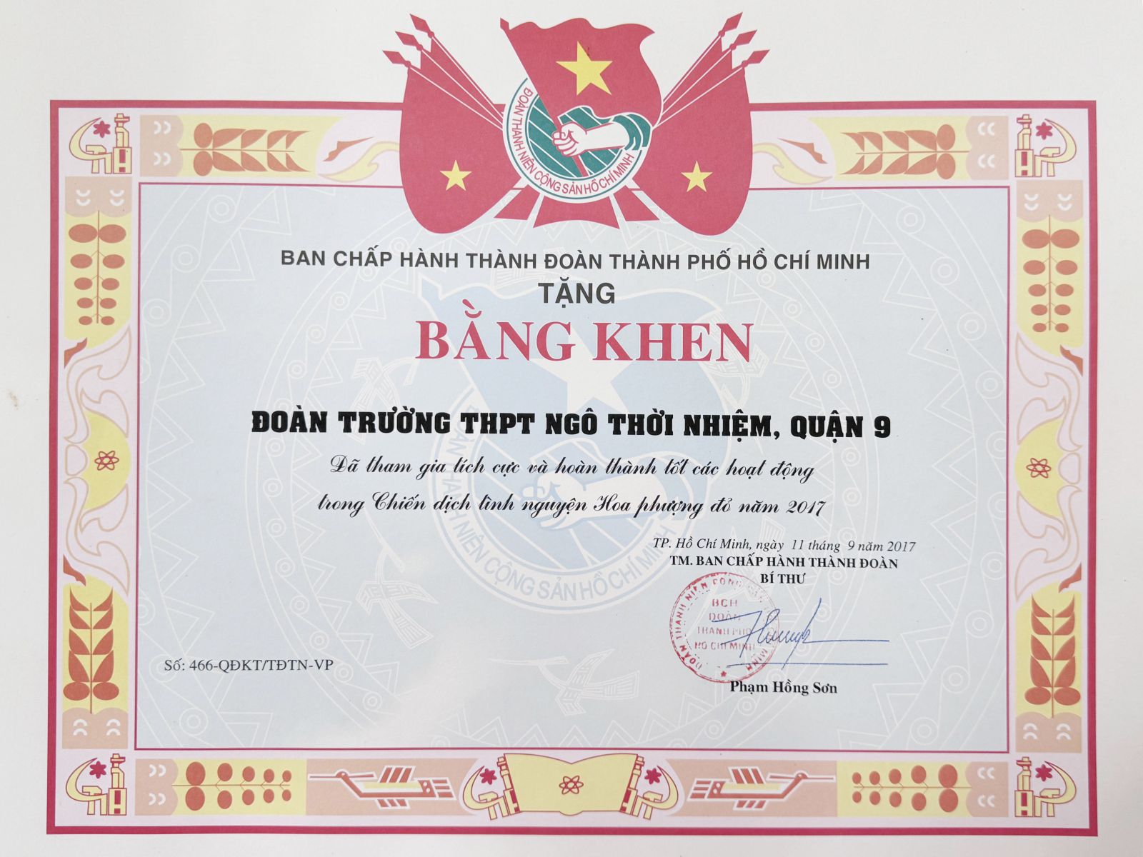 Bang khen Doan truong da tham gia tich cuc va hoan thanh tot cac hoat dong trong Chien dich tinh nguyen Hoa phuong do nam 2017