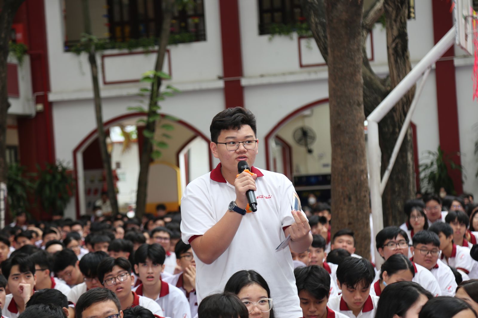 Học sinh đặt ra các câu hỏi liên quan đến nghề nghiệp trong tương lai