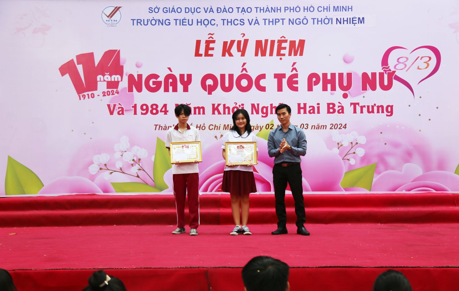 BGH nhà trường tuyên dương những học sinh đạt thành tích trong các cuộc thi do Thành Đoàn TP. Thủ Đức phát động
