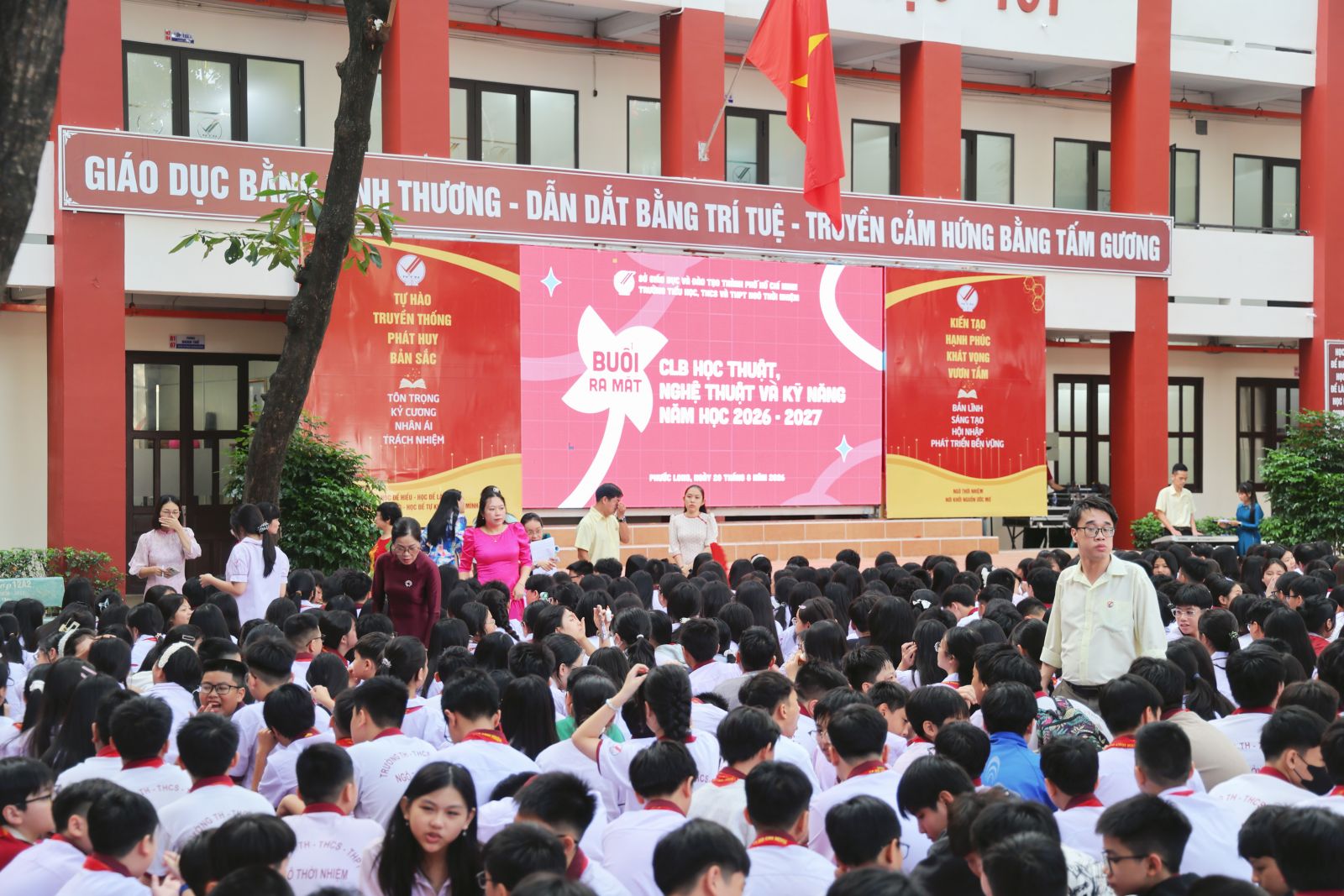 Toàn cảnh buổi ra mắt các câu lạc bộ tại Trường Ngô Thời Nhiệm, Cơ sở Phước Long