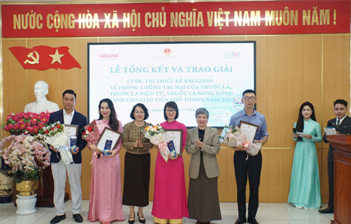 Cô Phạm Huỳnh Hồng Ngân và cô Trần Thị Bạch Yến đạt giải nhì toàn quốc cuộc thi thiết kế bài giảng phòng chống thuốc lá, năm học 2025 - 2026